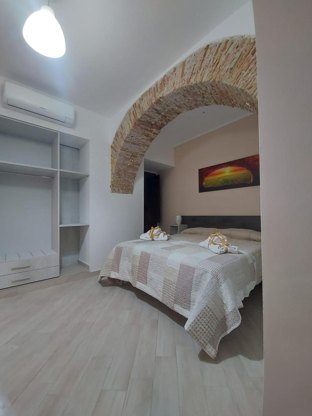 אגריג'נטו Kalgheros Luxury Rooms מראה חיצוני תמונה