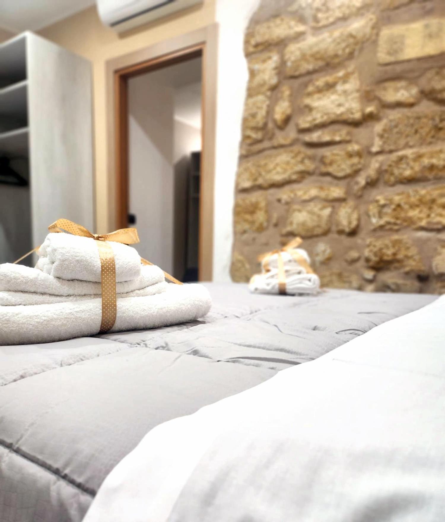 אגריג'נטו Kalgheros Luxury Rooms מראה חיצוני תמונה